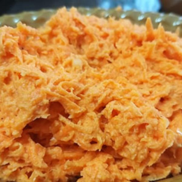 Тёртая морковь с чесноком